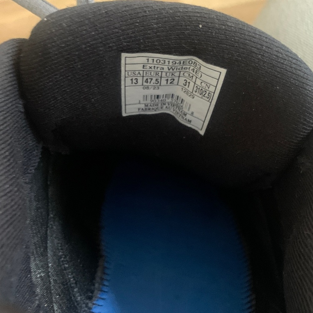 Brooks Men's Black and Gray Athletic Shoes - Picture 6 of 7